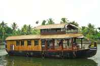 Bangunan My Trip Houseboat