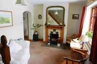 Lobi Larkrise Cottage