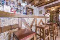 Bar, Cafe and Lounge Complejo Turístico Rural Las Mayoralas