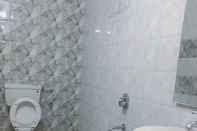 In-room Bathroom Hotel Sartaj