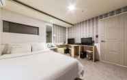 Kamar Tidur 7 Shine Hotel