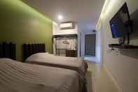 Kamar Tidur Red Door