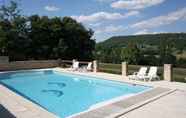 Swimming Pool 2 Chambres d'hôtes Domaine Du Bas Chalus