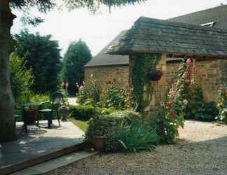 Exterior 2 Holly House Bed & Breakfast