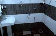 In-room Bathroom 6 Sigiriya Danu homestay