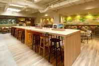 Bar, Kafe, dan Lounge WeBase TAKAMATSU - Hostel
