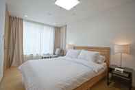 Bedroom Jamsil Worldtower Galleria Apt B