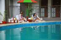 Swimming Pool Aaha airport Hotel