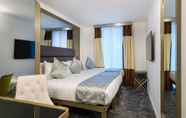 Kamar Tidur 4 Atrium Hotel Heathrow