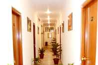 Lobby Hotel Sugandh Retreat - Hostel