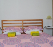 Bilik Tidur 6 Pi Guest House - Hostel