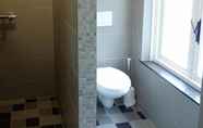 In-room Bathroom 3 Gasthuis Pension Via Quidam
