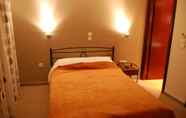 Bedroom 4 Hotel Antirrio