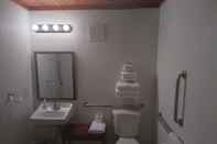 In-room Bathroom Comfort Zone Inn