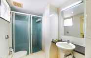 In-room Bathroom 2 FabHotel Vinflora Banjara Hills