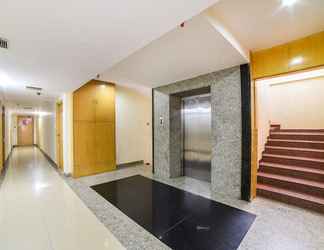 Lobi 2 FabHotel Vinflora Banjara Hills