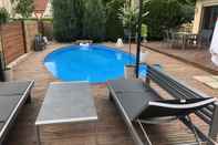 Swimming Pool Hotel Bruker