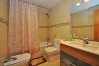 In-room Bathroom Apartment Marra Lloretholiday