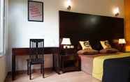 Bedroom 4 The Hosteller Delhi