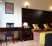 Bedroom 4 The Hosteller Delhi