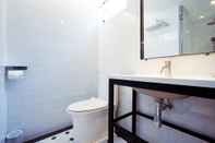 Toilet Kamar A Room Time