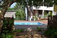 Swimming Pool Gamboozini Lodge