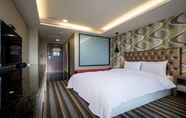 Bedroom 7 Jung Zaw Business Hotel