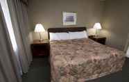 Kamar Tidur 6 The Falls Hotel & Inn