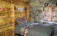 Kamar Tidur 4 Chambres d'Hôtes Chalet De La Source