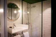 In-room Bathroom Fitz-Roy Urban Hotel Bar and Garden