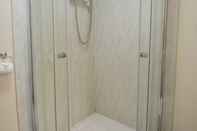 In-room Bathroom Bradford City Apartments Flat 71