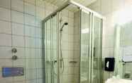 In-room Bathroom 7 SchlafGut Hotels @Reken