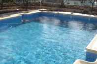 สระว่ายน้ำ Las Albercas de Cónchar