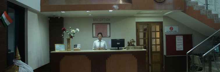 Lobby Hotel Lilawati Grand