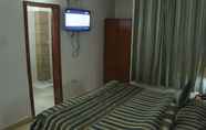 Bedroom 2 Hotel Lilawati Grand