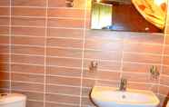 In-room Bathroom 4 Luxury Apartment in Eleftherna Adrastia