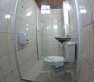 ห้องน้ำภายในห้อง 7 Hotel Aracaju Express