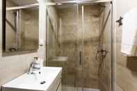 In-room Bathroom Alfama Premium Apartment