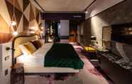 Kamar Tidur 3 The Hide Hotel Flims