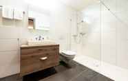 In-room Bathroom 5 Hotel & Cafe Rubus