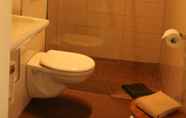 Toilet Kamar 3 Apartments Luisenhof