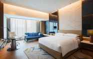 Bedroom 3 Renaissance Xi'an Hotel