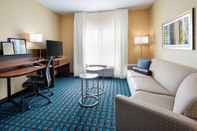 Common Space Fairfield Inn & Suites by Marriott Poplar Bluff