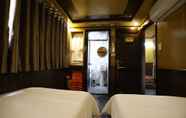 Kamar Tidur 7 Legend White Dolphin Cruise