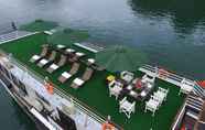 Kolam Renang 4 Legend White Dolphin Cruise