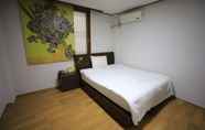 Kamar Tidur 3 Twins Hotel