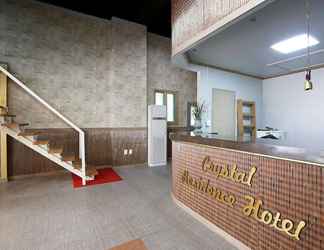 Lobi 2 Crystal Residence Hotel