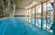 Swimming Pool 2 Hotel B55