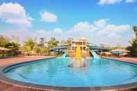 Swimming Pool Treat Resort