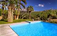 Swimming Pool 2 Château Haut Gléon